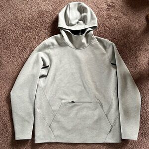 Mens size Large lulu lemon pull over gray